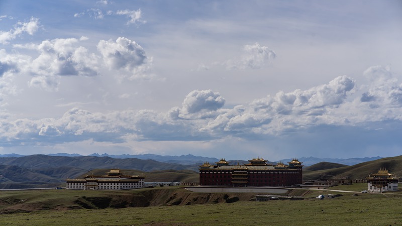 稻城亚丁冲*是景区的升级，还是更后的香格里拉的告别？-第1张图片-甘孜旅游